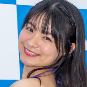 グラドル星名美津紀、雨に濡れたグラビアショットにファンも気遣い「風邪ひかないように」