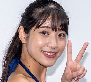 身長174cmグラドル岡本杷奈、初めてのV字水着に照れ「冷や冷やでしたね」