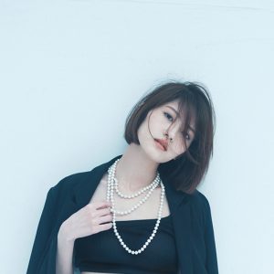 若月佑美写真集より美腹筋＆美尻カット解禁「クールに美しく」