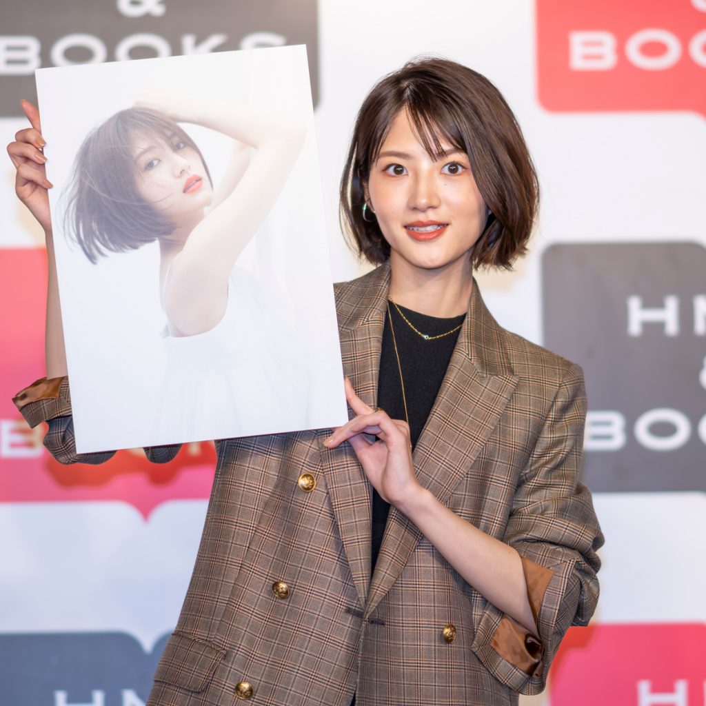 「若月佑美写真集 アンド チョコレート」取材会に出席した若月佑美