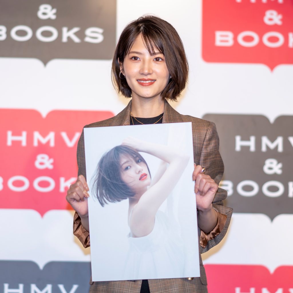 「若月佑美写真集 アンド チョコレート」取材会に出席した若月佑美