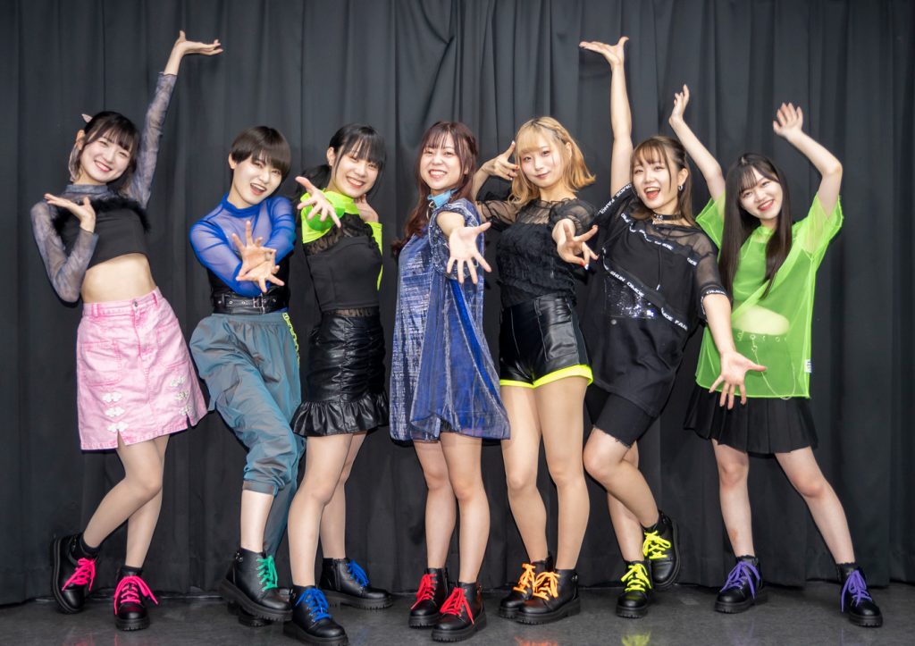 7人組アイドルグループ「SharLie」