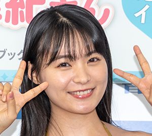 星名美津紀、ゴールドビキニで登壇！来年の目標は「タチウオを釣ってみたい」