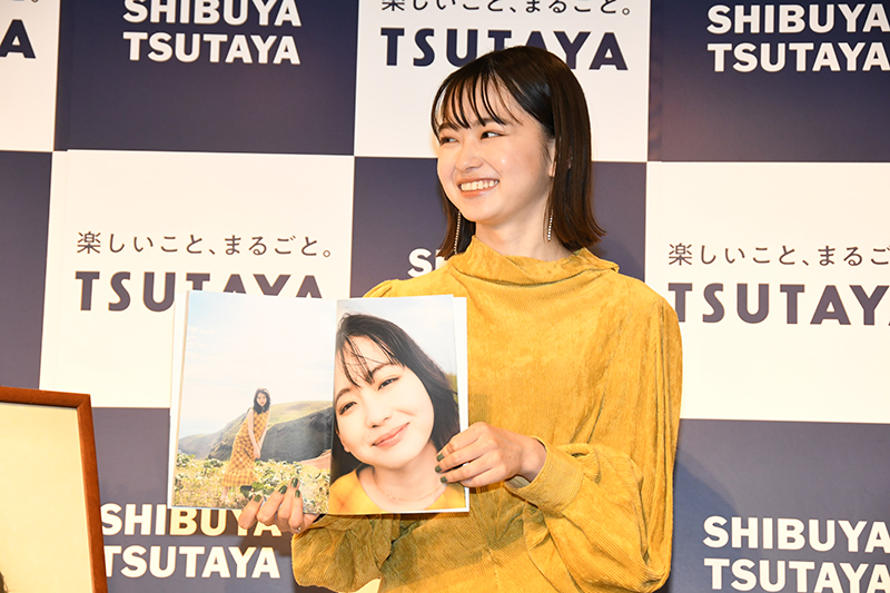 山田杏奈2nd写真集発売イベントより