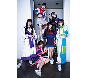 SOMOSOMO、接続詞が繋ぐ6人のスタートライン【BUBKA1月号】