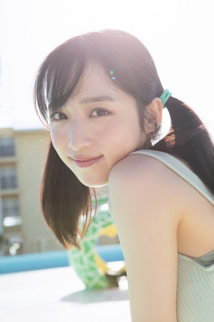 AKB48小栗有以1st写真集「君と出逢った日から」より