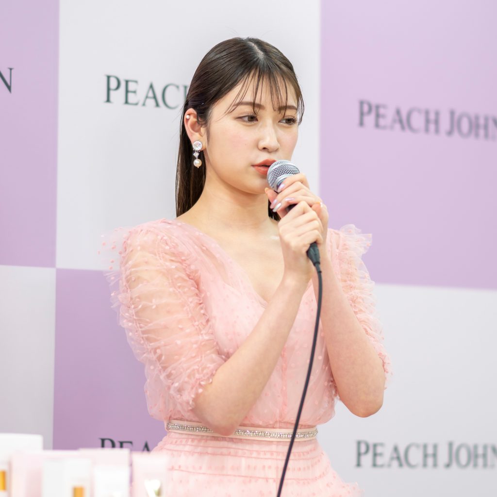 「PEACH JOHN BEAUTY ミューズ」就任記者会見に出席した吉田朱里