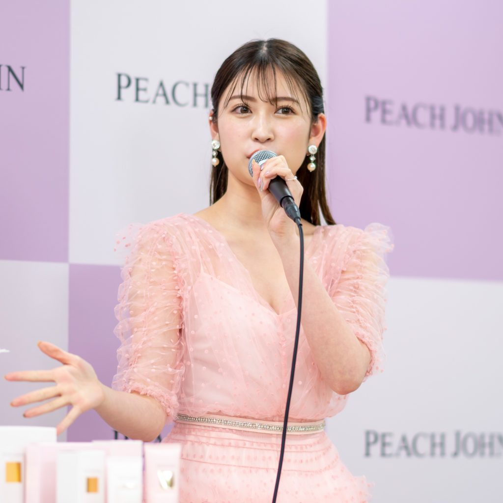 「PEACH JOHN BEAUTY ミューズ」就任記者会見に出席した吉田朱里