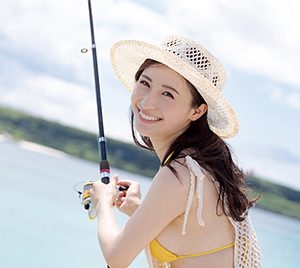 “可愛すぎるビールの売り子”伊藤愛真の1st DVDが「アイドル・オン・デマンド」で独占先行配信決定