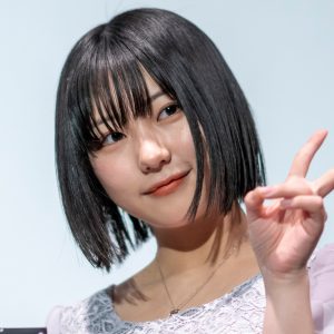 髪バッサリのHKT48田中美久が舞台あいさつに登場！霊感の強いメンバーからの助言に一安心