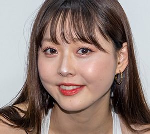 グラビアアイドル坂元誉梨の“ナース”仕掛けに華大・千鳥もデレデレ