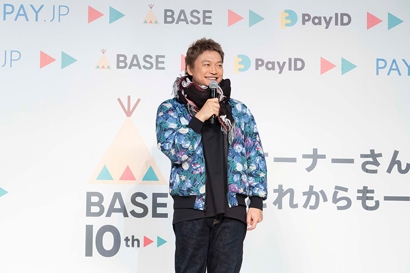 「BASE(ベイス)」トークイベントに出席した香取慎吾