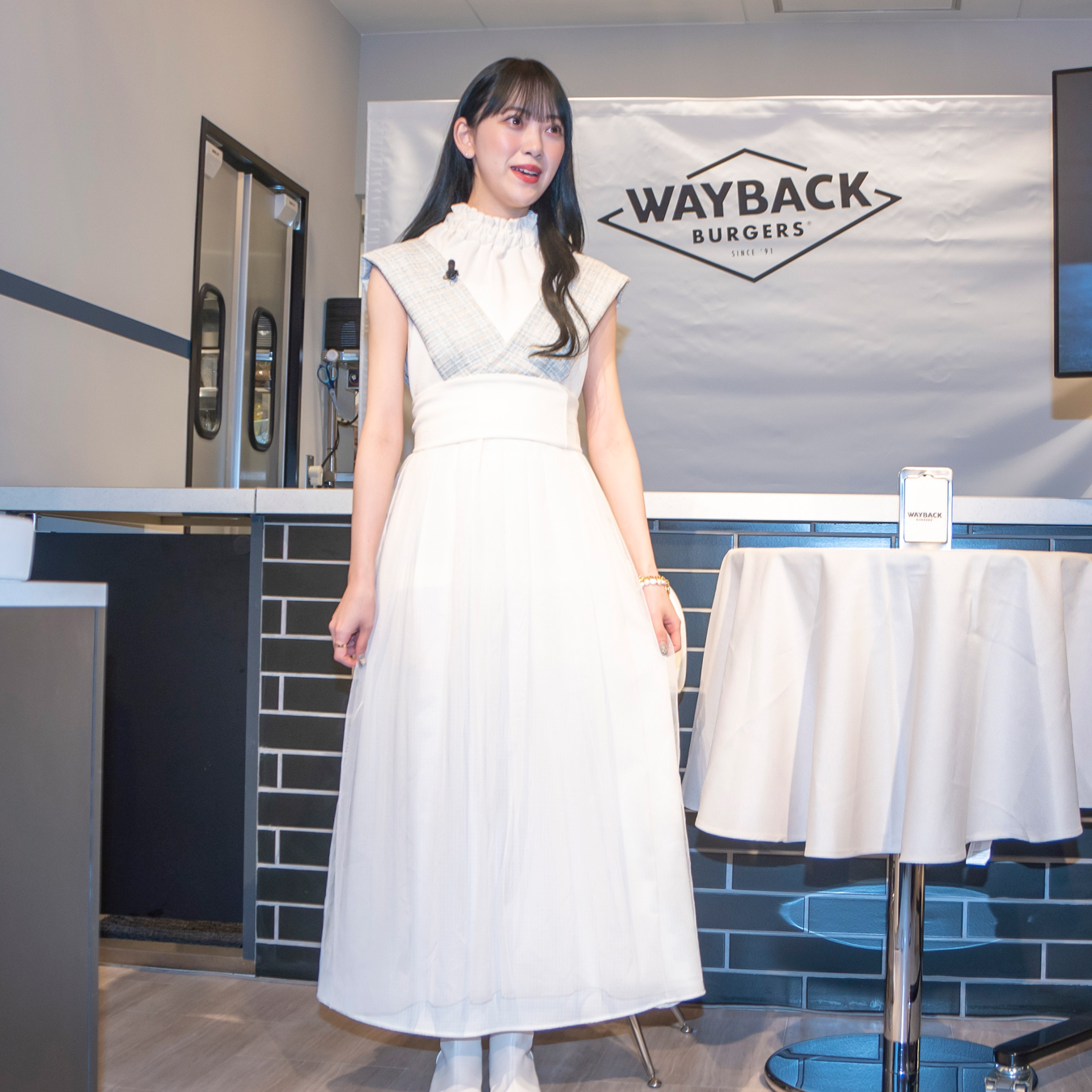 「WAYBACK BURGERS」日本第一号店オープン記念イベントに出席した堀未央奈