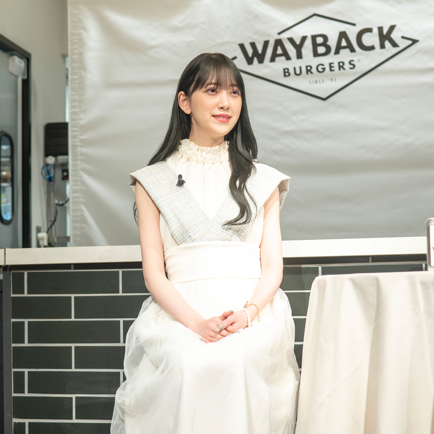 「WAYBACK BURGERS」日本第一号店オープン記念イベントに出席した堀未央奈