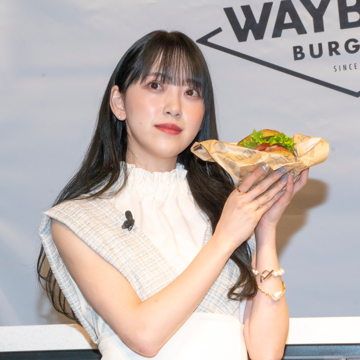 「WAYBACK BURGERS」日本第一号店オープン記念イベントに出席した堀未央奈