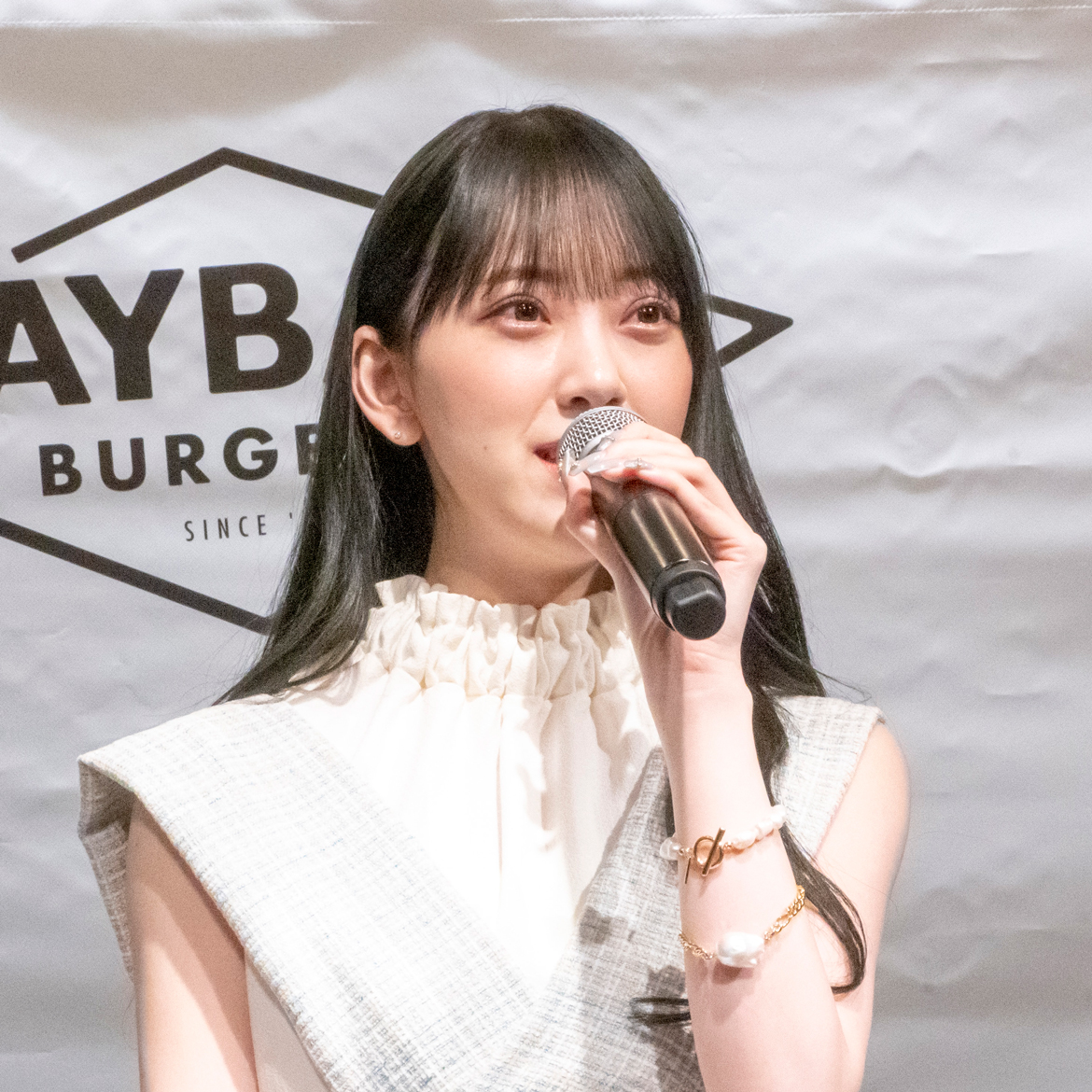 「WAYBACK BURGERS」日本第一号店オープン記念イベントに出席した堀未央奈