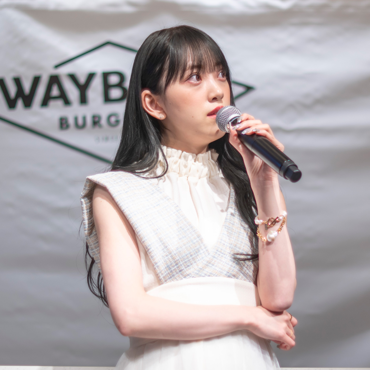 「WAYBACK BURGERS」日本第一号店オープン記念イベントに出席した堀未央奈