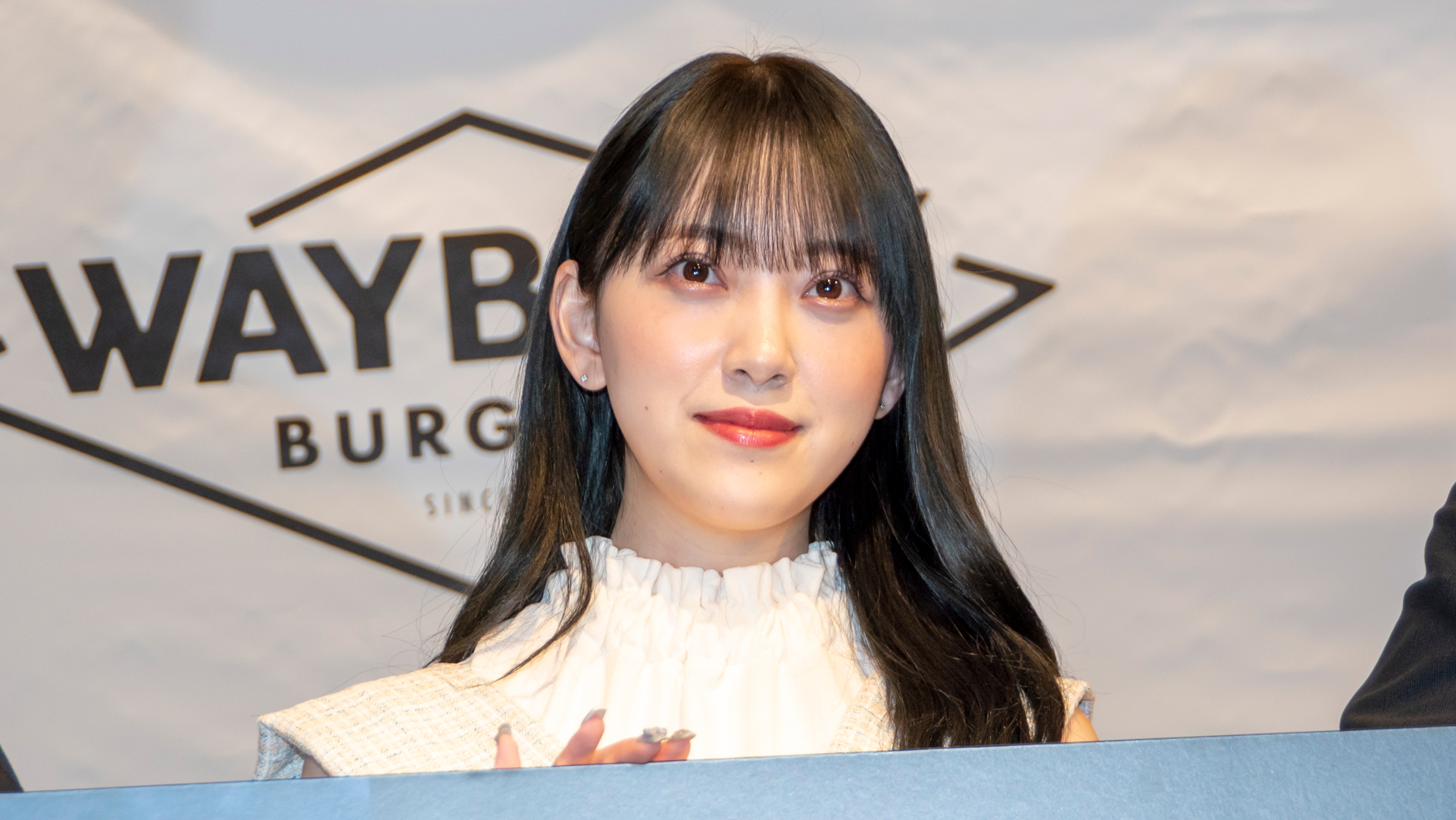 「WAYBACK BURGERS」日本第一号店オープン記念イベントに出席した堀未央奈