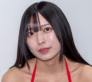 グラビアアイドル夏崎りかが大胆告白「際どい衣装が好き…外で着られてうれしかった」