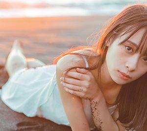 声優・前田佳織里「ちょっと目が眠そう」1st写真集表紙撮影の舞台裏を明かす