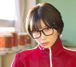 グラビアアイドル朝比奈りる、ウエスト53cmの“新くびれ女王”がイメージDVDデビュー