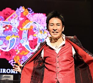 郷ひろみ、半年以上に及ぶ“50周年ツアー”開幕！キレのあるダンスパフォーマンスと艶やかな歌声でファンを魅了