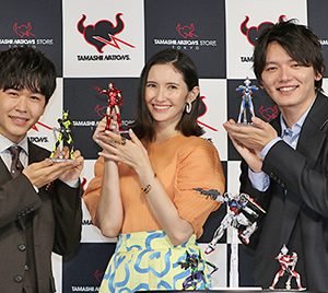 「TAMASHII NATIONS」フラッグシップショップオープン！鈴木福・市川紗椰・濱田龍臣がテープカット