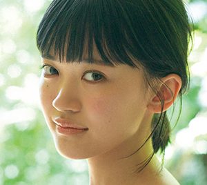 女優としても注目！日永麗、初めての水着グラビアに挑戦