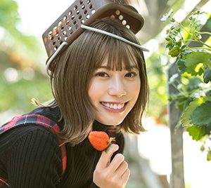 日向坂46東村芽依の“もぐもぐ姿”にファンから反響「めいちごかわいい」メンバーからも写真集発売を祝福する声