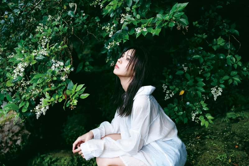 櫻坂46・小林由依2nd写真集「意外性」より