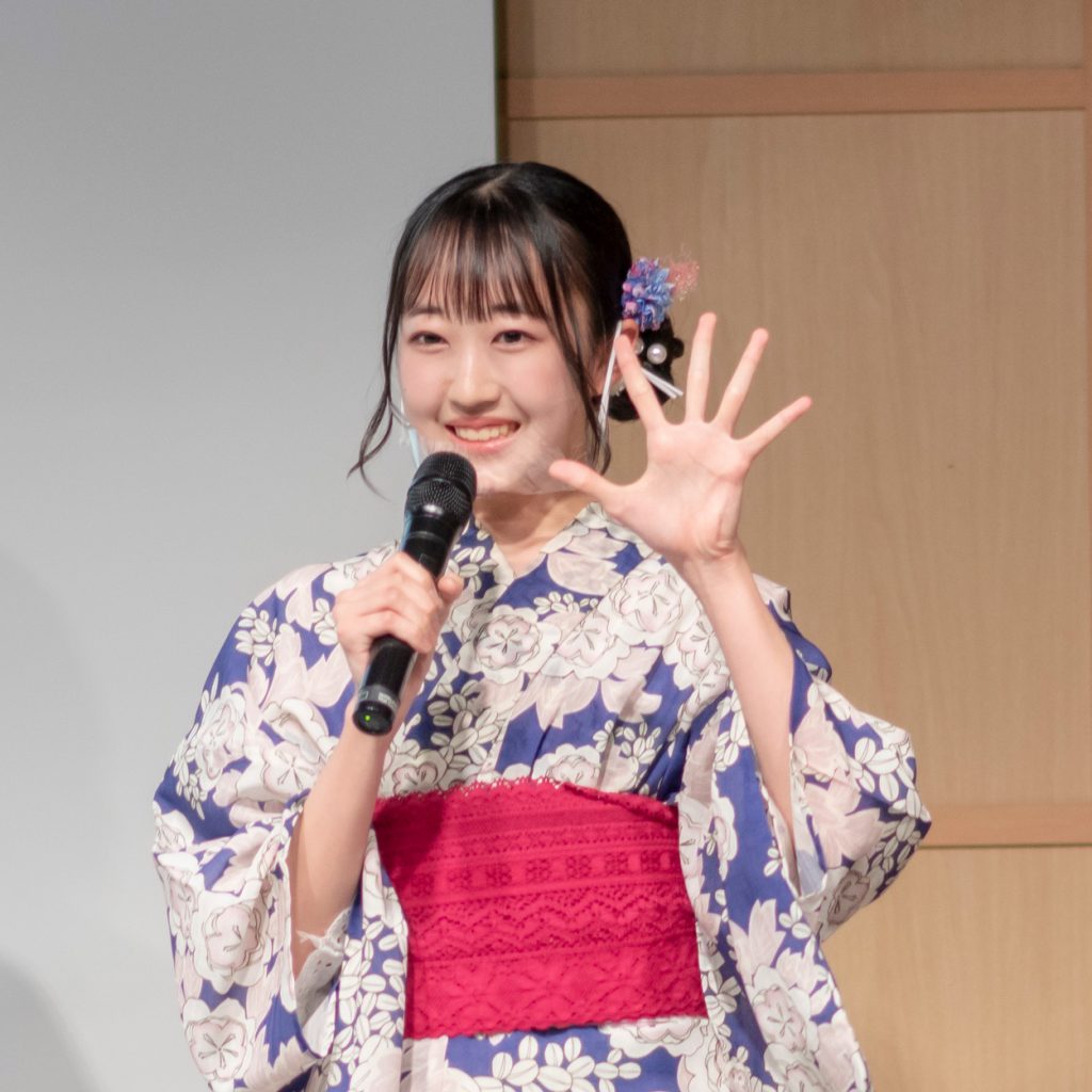 「ティーンゆかたアワード2022」準グランプリ辻陽菜乃さんが指の長さをアピール