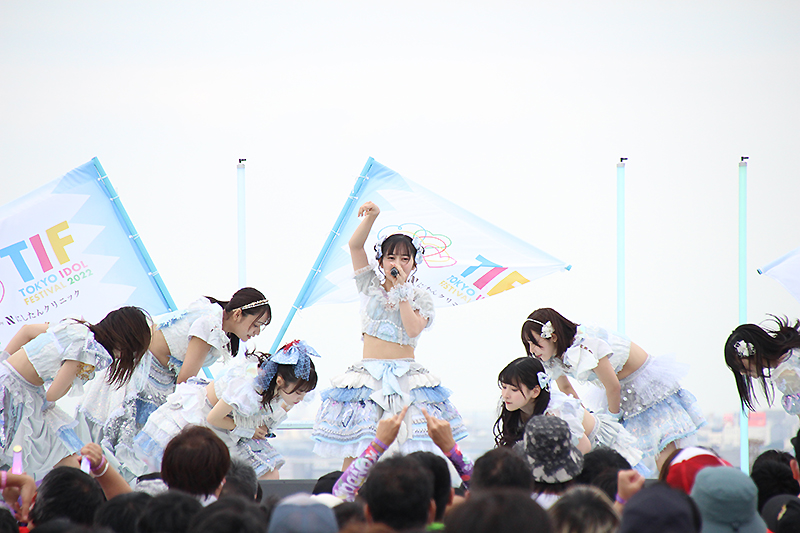 「TOKYO IDOL FESTIVAL 2022」SKY STAGEに出演した＃ババババンビ