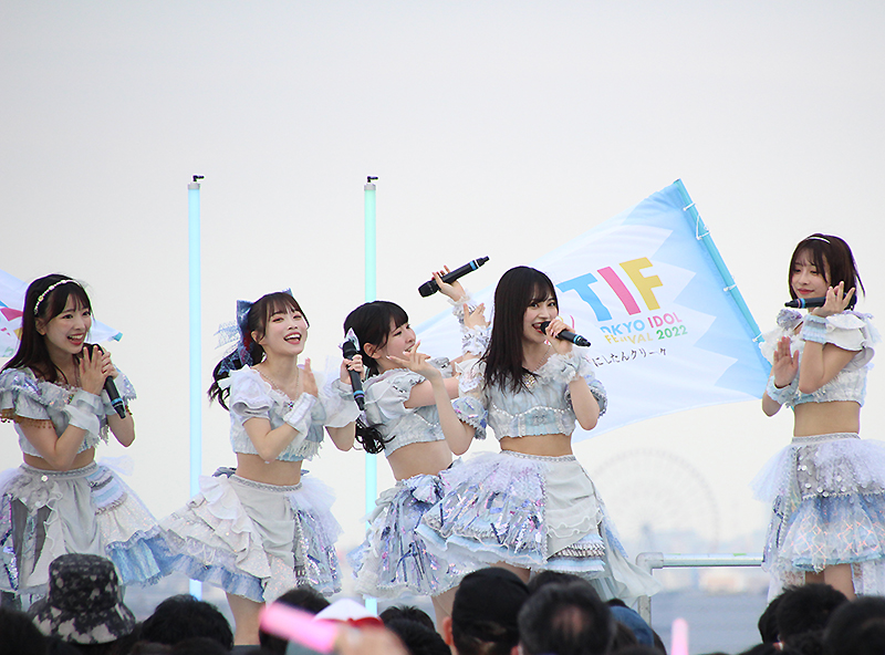 「TOKYO IDOL FESTIVAL 2022」SKY STAGEに出演した＃ババババンビ