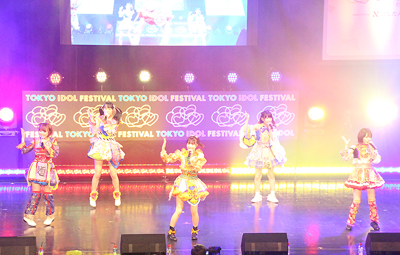 FES☆TIVEが「TOKYO IDOL FESTIVAL 2022」最終日のHOT STAGEにトップバッターとして登場