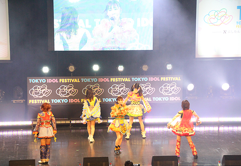 FES☆TIVEが「TOKYO IDOL FESTIVAL 2022」最終日のHOT STAGEにトップバッターとして登場