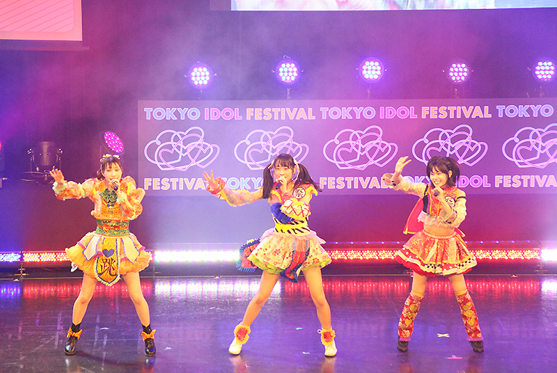 FES☆TIVEが「TOKYO IDOL FESTIVAL 2022」最終日のHOT STAGEにトップバッターとして登場