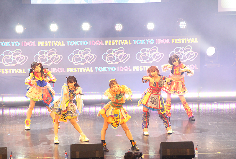 FES☆TIVEが「TOKYO IDOL FESTIVAL 2022」最終日のHOT STAGEにトップバッターとして登場