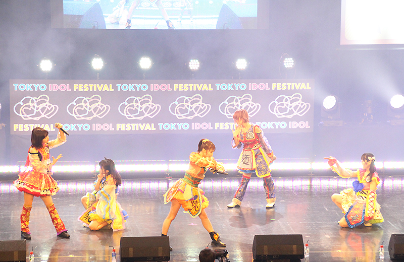 FES☆TIVEが「TOKYO IDOL FESTIVAL 2022」最終日のHOT STAGEにトップバッターとして登場