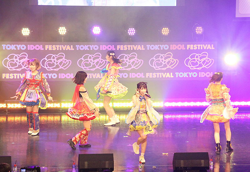 FES☆TIVEが「TOKYO IDOL FESTIVAL 2022」最終日のHOT STAGEにトップバッターとして登場