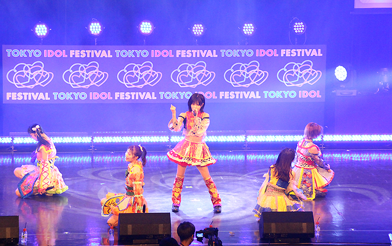 FES☆TIVEが「TOKYO IDOL FESTIVAL 2022」最終日のHOT STAGEにトップバッターとして登場