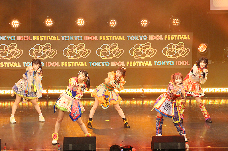 FES☆TIVEが「TOKYO IDOL FESTIVAL 2022」最終日のHOT STAGEにトップバッターとして登場