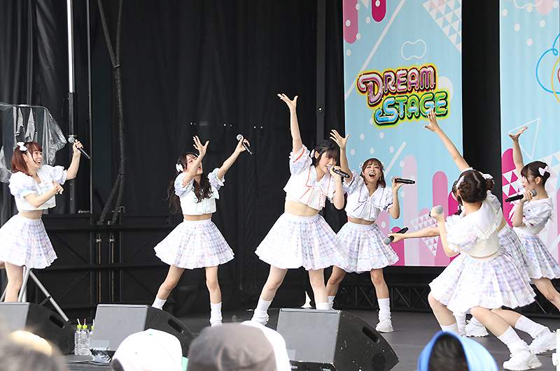 FRUITS ZIPPERが「TOKYO IDOL FESTIVAL」に初出場。DREAM STAGEでパフォーマンスを披露