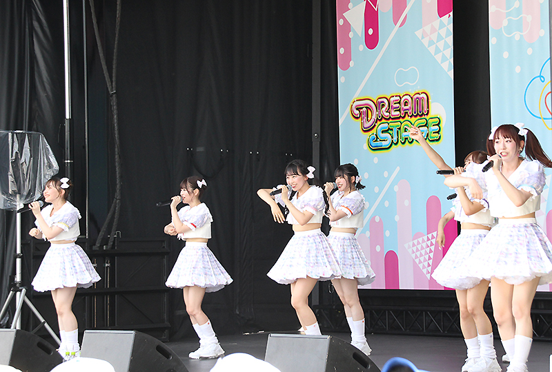 FRUITS ZIPPERが「TOKYO IDOL FESTIVAL」に初出場。DREAM STAGEでパフォーマンスを披露