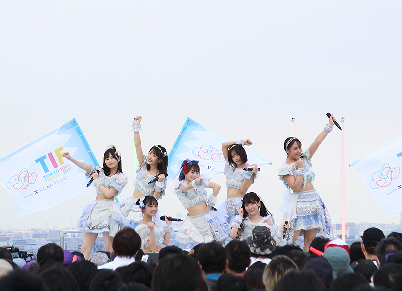 「TOKYO IDOL FESTIVAL 2022」SKY STAGEに出演した＃ババババンビ