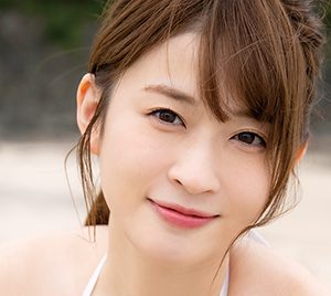 グラビアアイドル・メイリ、1st写真集発売！色白マシュマロボディーにくぎ付け