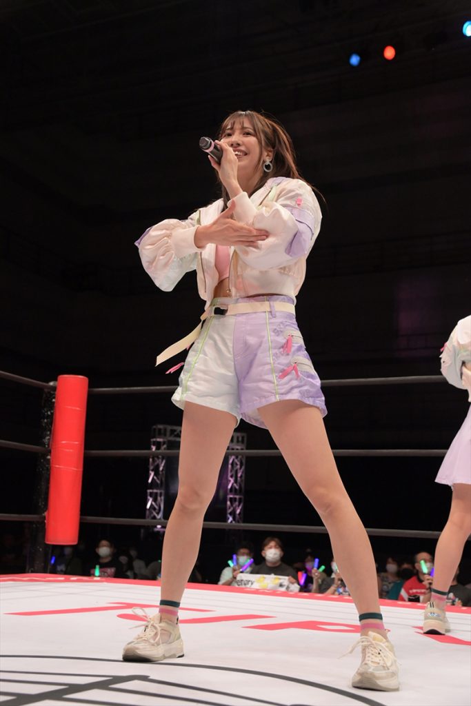 「東京女子プロレス」試合前に行われたSKE48ミニライブ