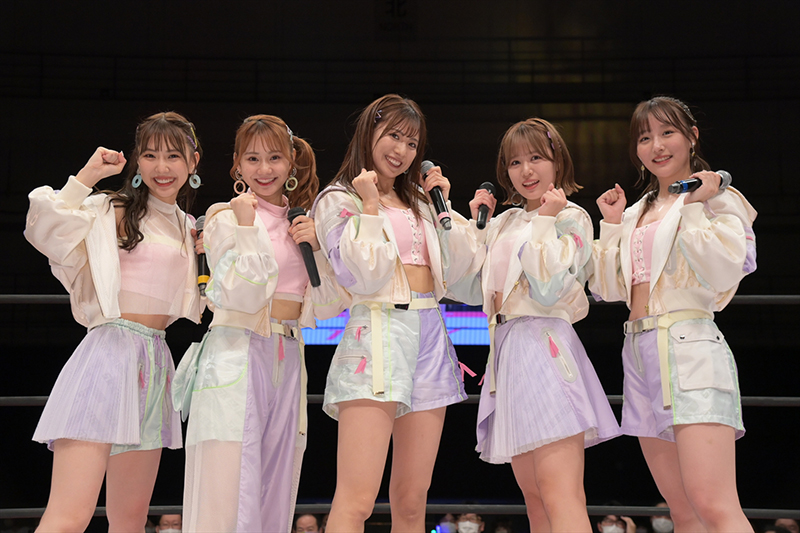 「東京女子プロレス」試合前に行われたSKE48ミニライブ