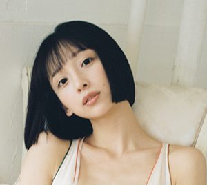 華村あすか、黒髪ロングをバッサリ…水着＆ランジェリー姿を披露「ここから心機一転」