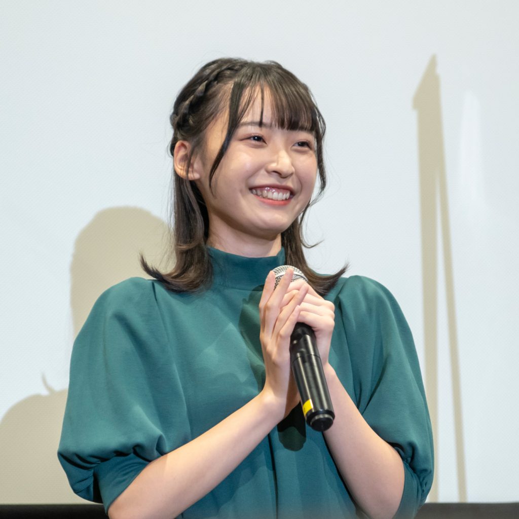 映画「あの庭の扉をあけたとき」初日舞台挨拶に登壇したAKB48坂川陽香