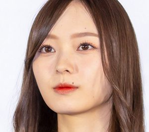 乃木坂46梅澤美波、“険しい顔”も尊い…船上での姉撮影SHOTに反響「海が似合う！」「お綺麗です」